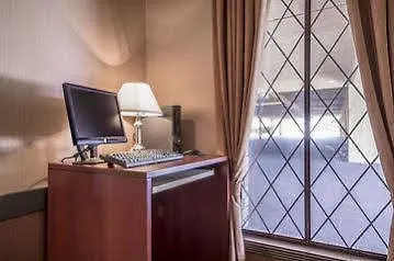 ויקטוריה Comfort Inn And Suites מלון